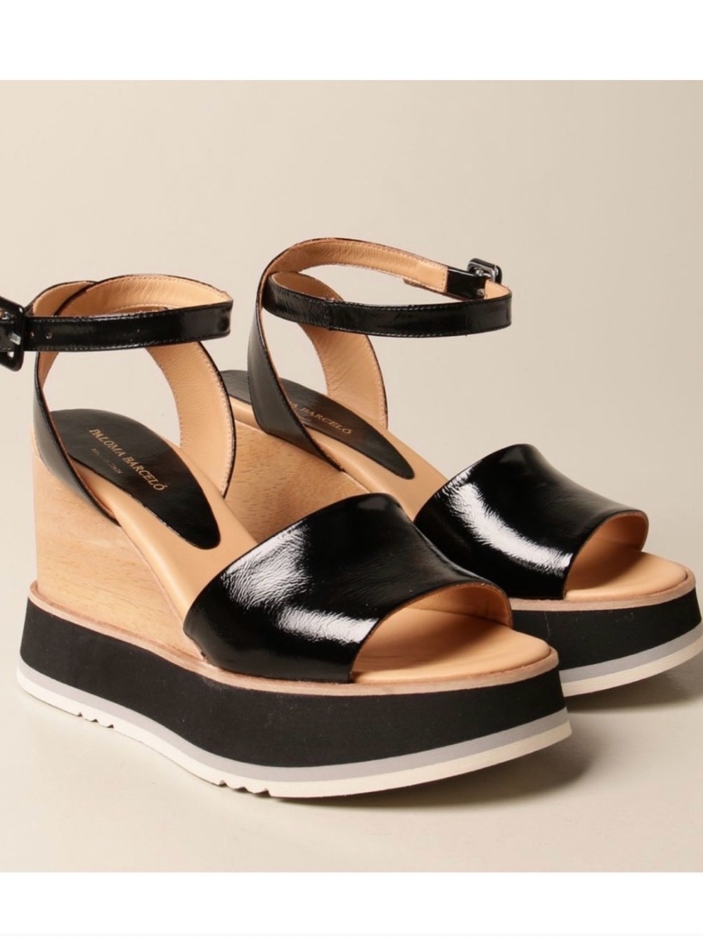 Paloma Barcelo Black Patent Leather Platform Wedge
Sandals - 9